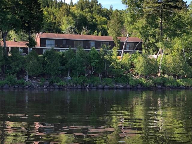 Sandy Point Motel Long Lake Exterior photo