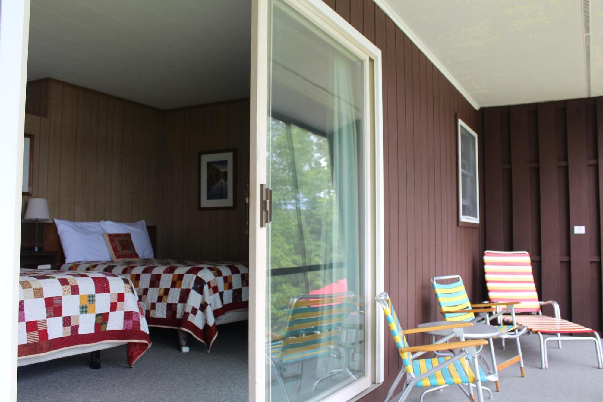 Sandy Point Motel Long Lake Exterior photo
